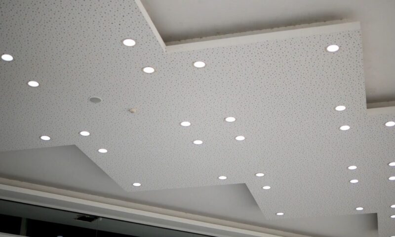 prikaz rasvete na plafonu